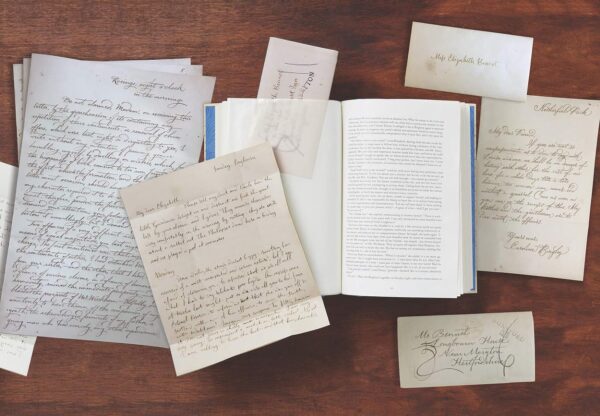Orgullo y prejuicio: La novela completa(versión inglés), con diecinueve cartas de la correspondencia de los personajes, escritas y dobladas a mano